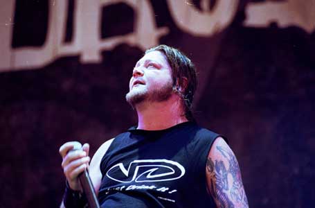 Drowing Pool`s Front Man Dies