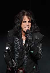 Alice Cooper – A Troubled Man For Troubled Times