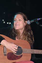 Beth Hart beats into Chicago 